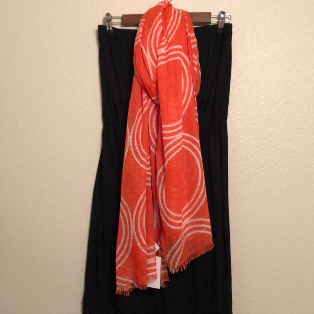 Echo Orange and white scarf